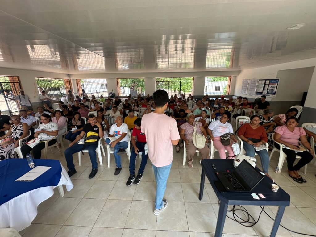 300 empresarios guajiros se capacitaron en Negocios exitosos en entornos competitivos con el ICP 7 4