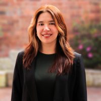 Laura Pernett_Exterior